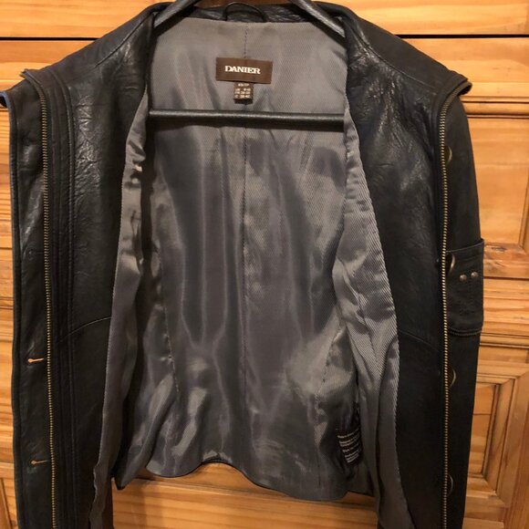 leather jacket - Picture 6 of 7